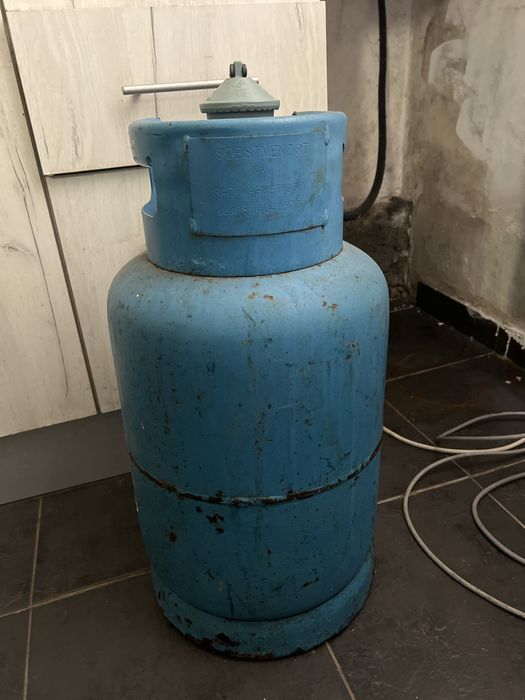 Газова бутилка.