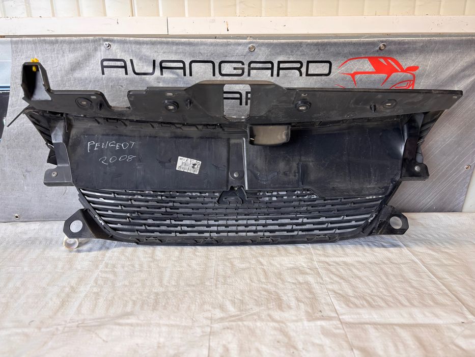 Предна решетка за Peugeot 2008