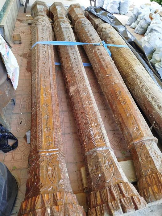 Деревянные колонны с ручной резбой 3,5м