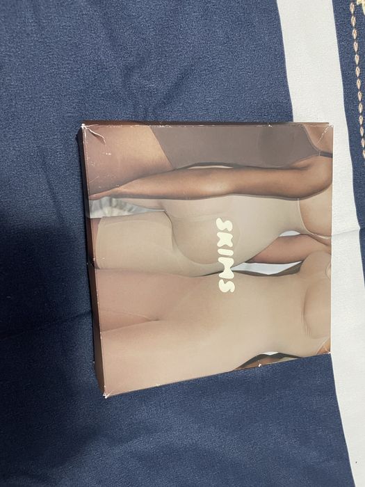 Body modelator SKIMS