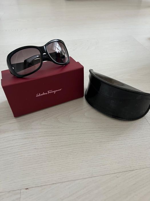 продам сумку кожаную Ferre Milano,