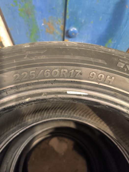 Продам шины 225/60R17