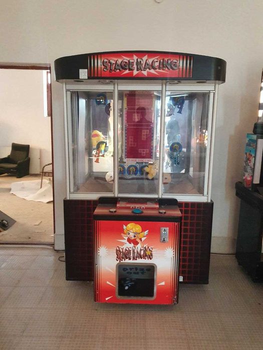 Навоий шахрида 22 та болалар учун мулжалланган аттракционлар сотилади