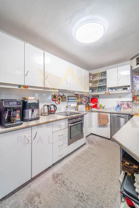 Продава се Къща в Варна, Аспарухово - 310 кв.м за 1149 €/кв.м - Снимка #3