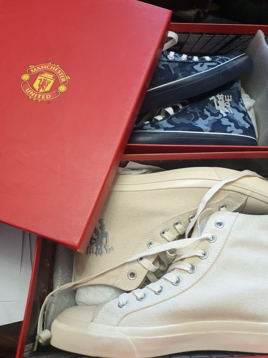 Кецове  Convers с лого Manchester  united