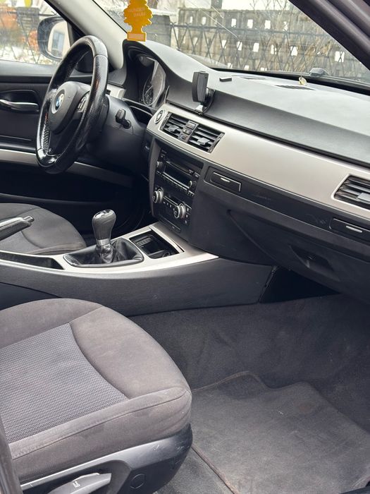 BMW E91 318 2.0d 143cp euro5  2009 facelift