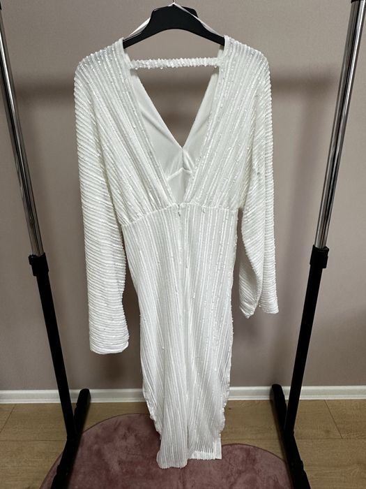 Бяла рокля с пайети Bik bok