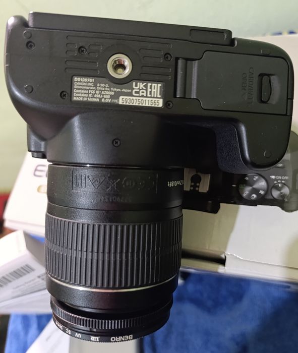 Canon 250d ideal holatda yangi