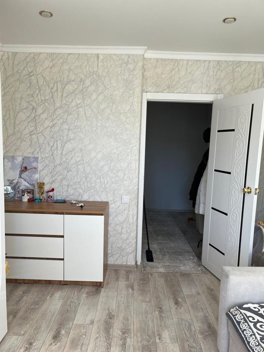 Продам 2х комн улудшеную квартиру