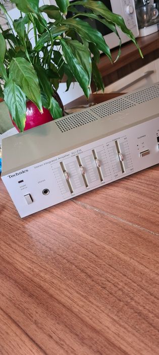 Technic SU- Z15,un amplificator Hifi foarte elegant