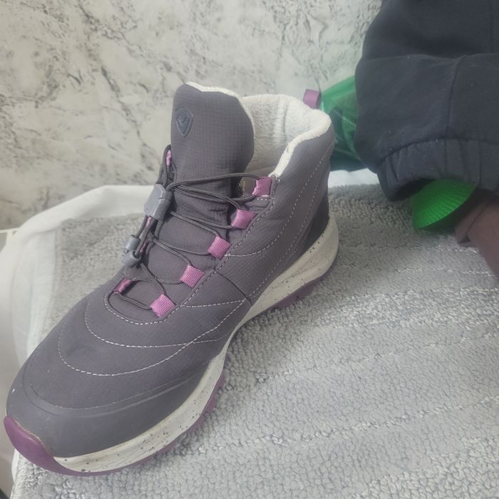 Продам зимние ботинки