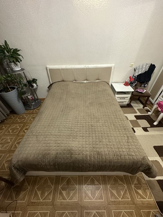 Кровать двухспальная