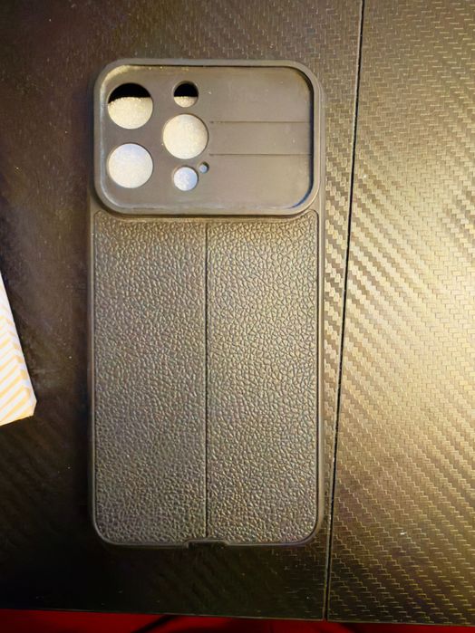 Vând 2 huse pentru telefon iPhone 14 Pro Max