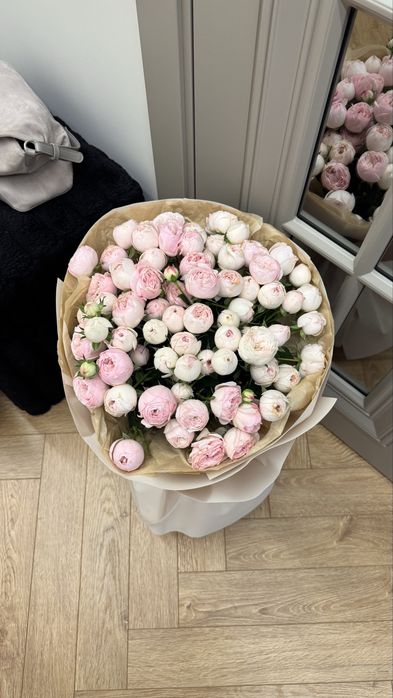 Кустовые розы , розовый