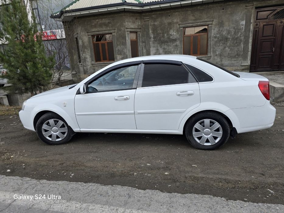 Laseti 2011 sroshni sotiladi