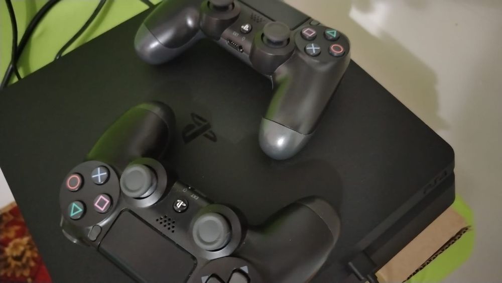 Ps4 slim с нескольками игр