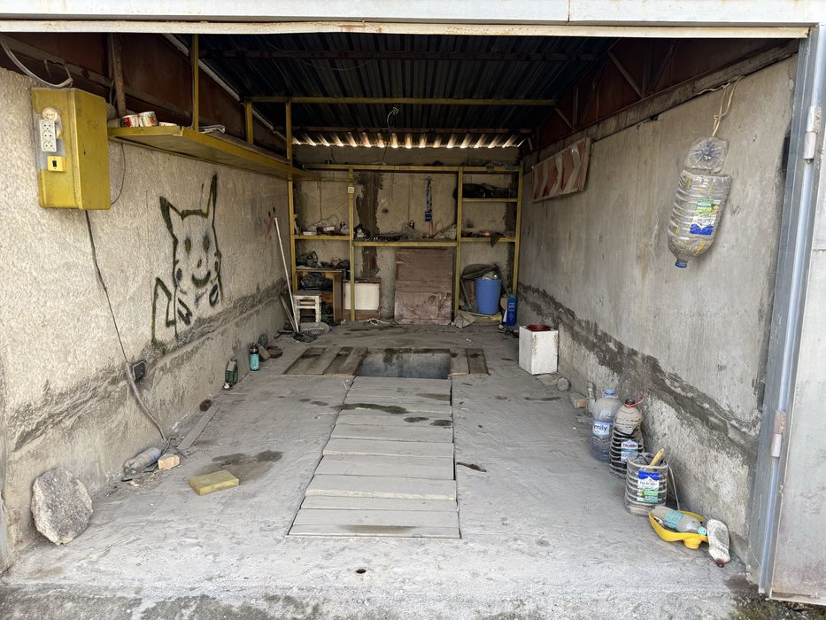 * ГАРАЖ в аренду бетонный на 40 лет победы 1 кварта большой сухой хоро