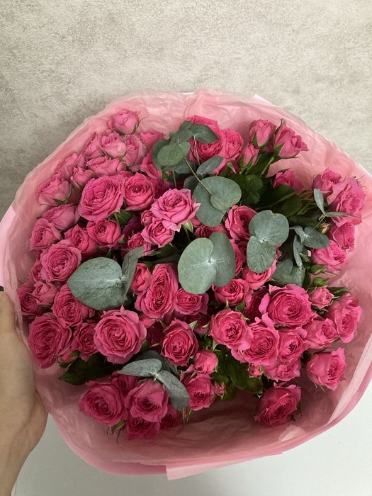 Свежие кустовые розы
