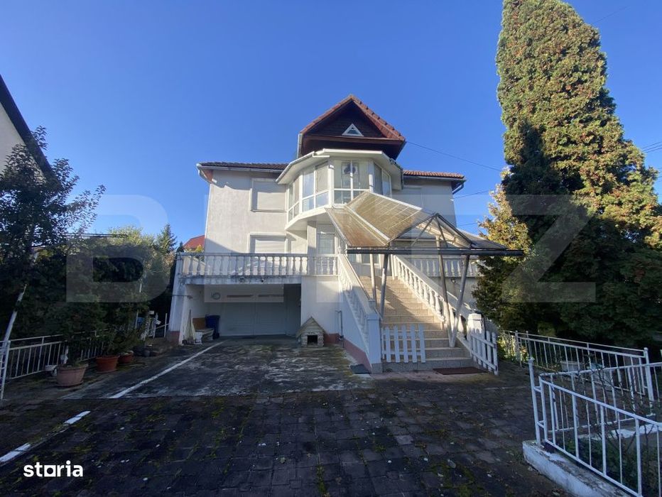 Casa spatioasa 350 mp utili, curte amenajata si garaj