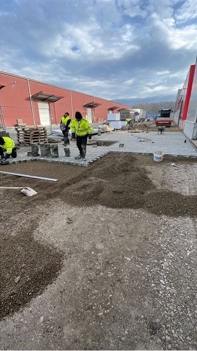 Pavele si borduri Brasov | Montaj pentru curti si alei