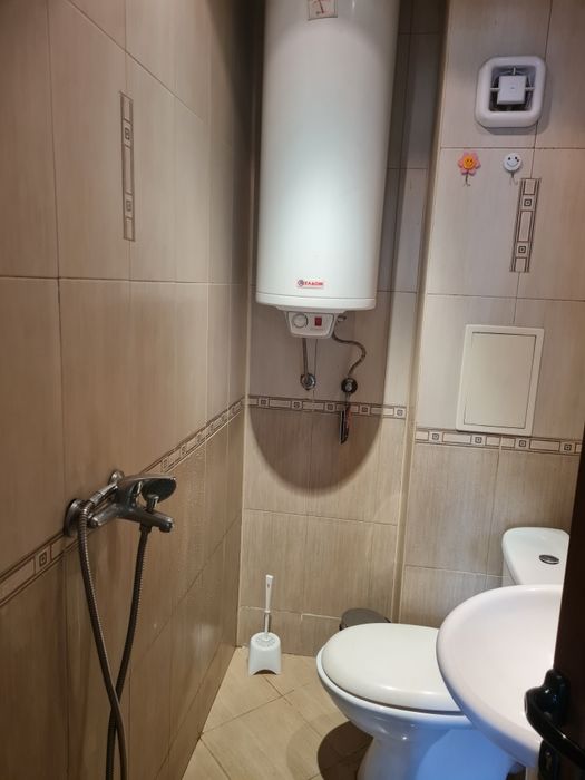 Дава се под наем Четиристаен апартамент в Благоевград, Идеален център - 100 кв.м за 255 € - Снимка #7