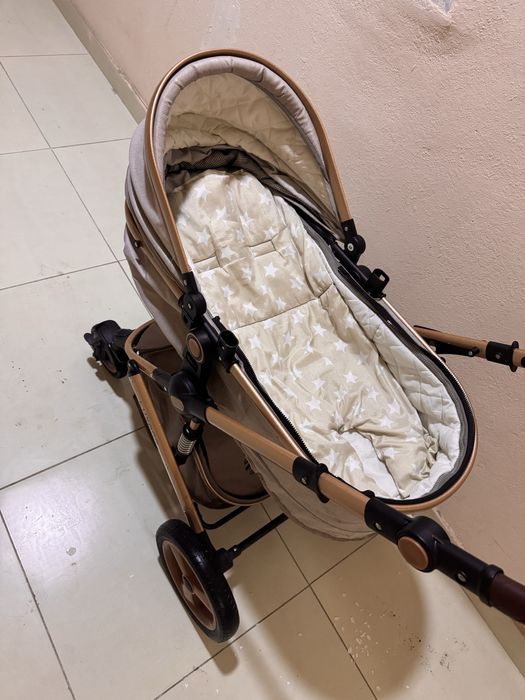 Коляска сотилади