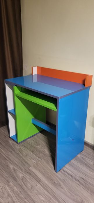 Birou total mdf Latime 77 cm
Adâncime  47 cm
Înălțime 73 cm