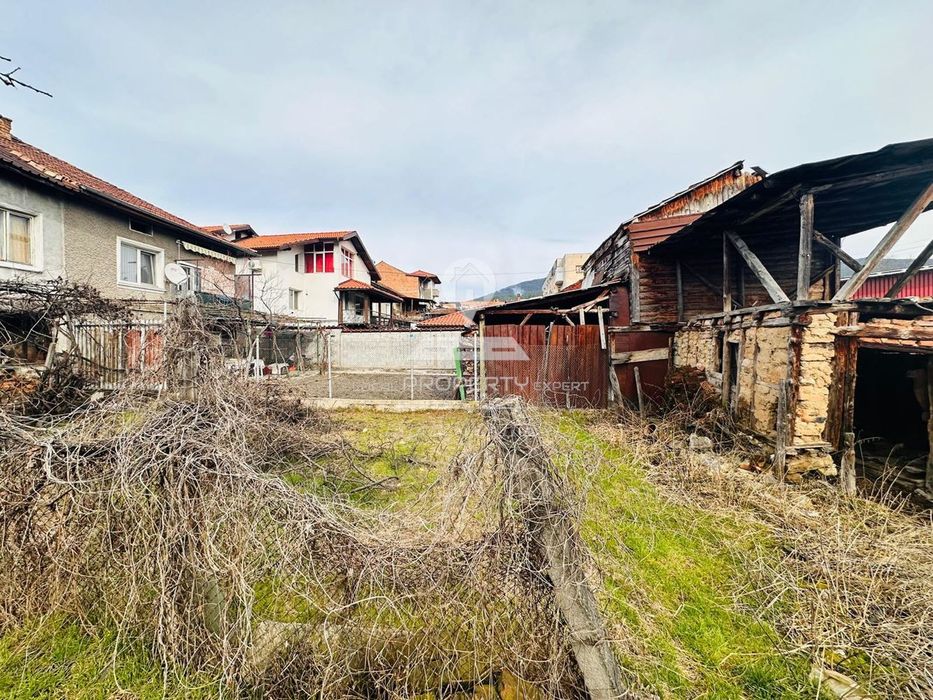 Къща в Благоевград, област-с.Елешница площ 87 цена 39000