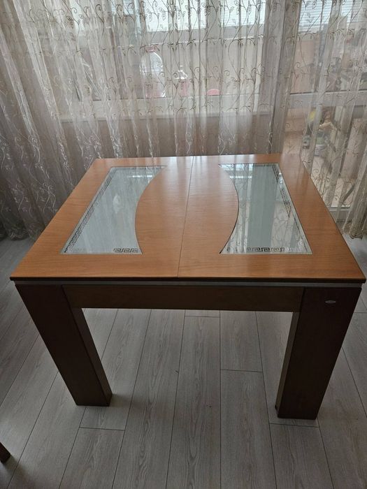 Холна и трапезна маса, столове