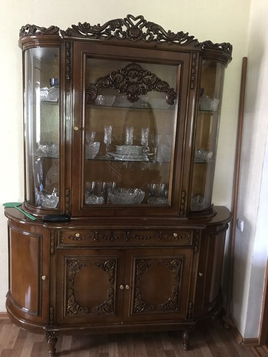 Шкаф для гостиной