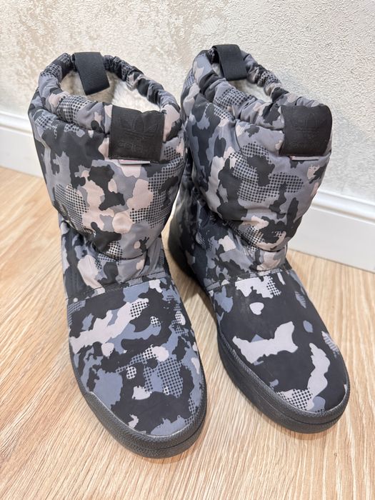 Утепленные сапоги Адидас
