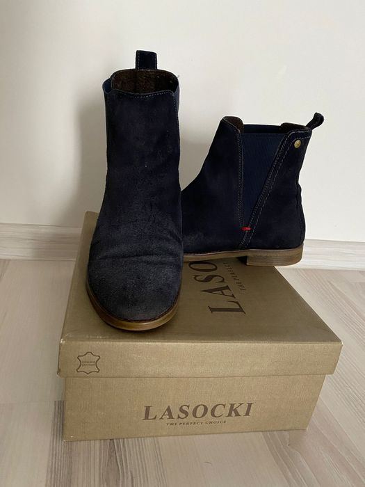 Vând ghetuțe piele naturala 40