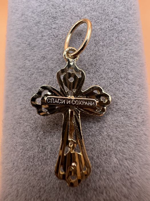 Продам золотой крестик.