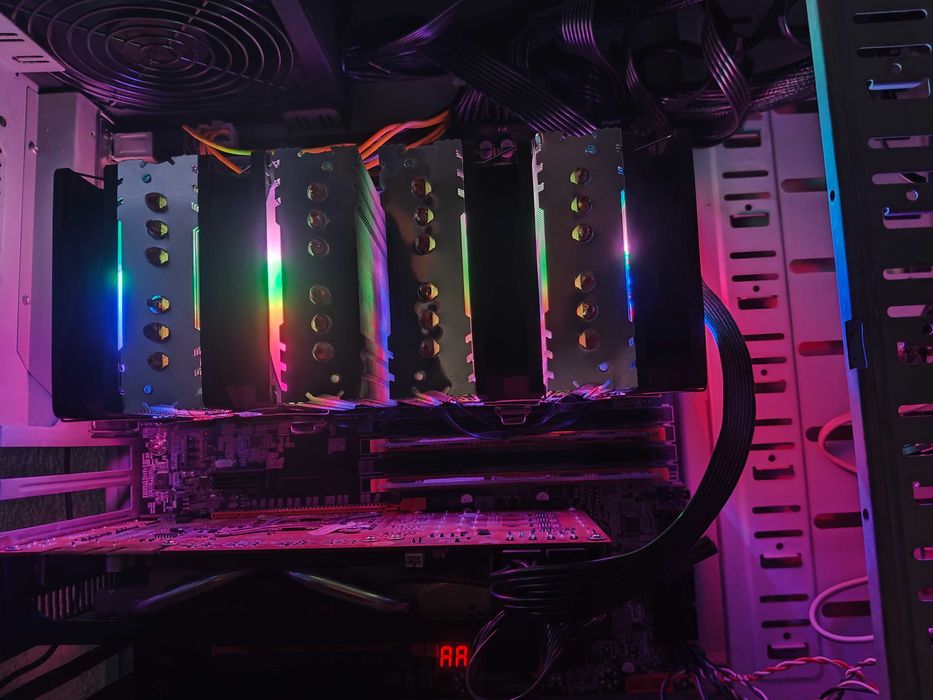 Intel 40 ядра 80 нишки, 32GB DDR4 / 256GB SSD NVME / Windows 11+Office