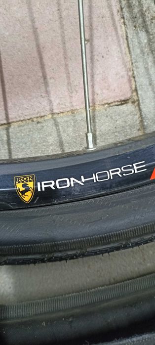 Колесо на велосипед покрышка