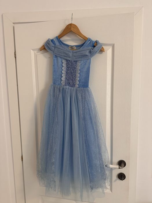 Costum Frozen rochie si capa