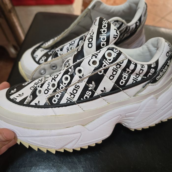 Adidasi dama marca adidas