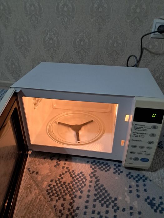 Продам микроволновку LG
