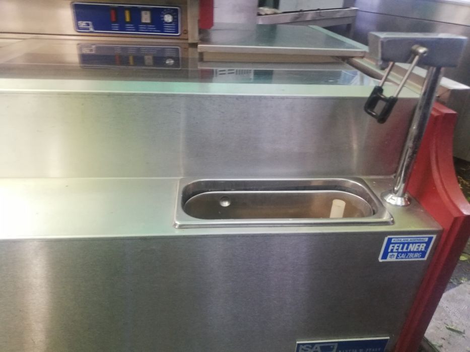 Сладоледена витрина