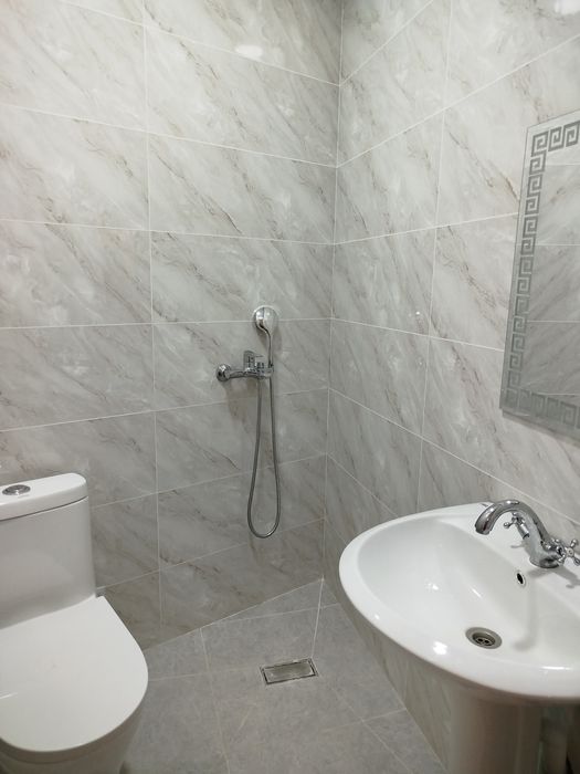 Mehmonxona Hostel Registonni Yonida