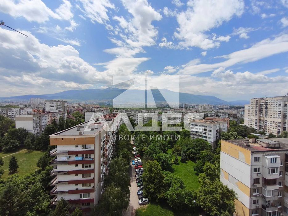 Продава се панорамен двустаен ап. в Младост 1!