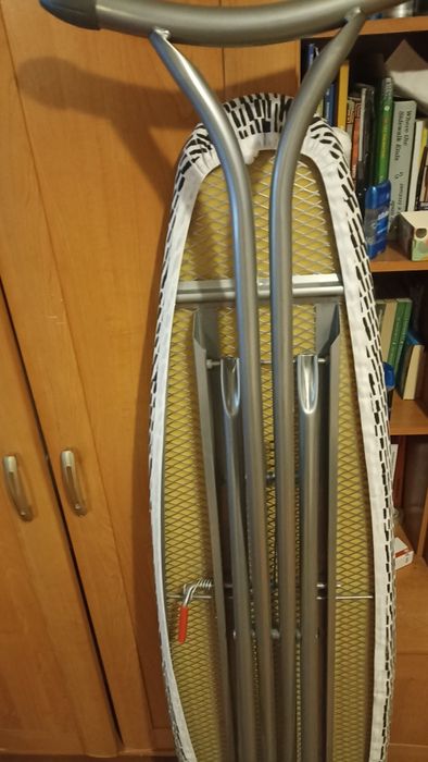 Massă calcat rufe se vinde! In Mangalia