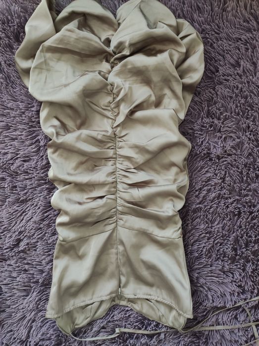 Сатенена къса рокля с корсет