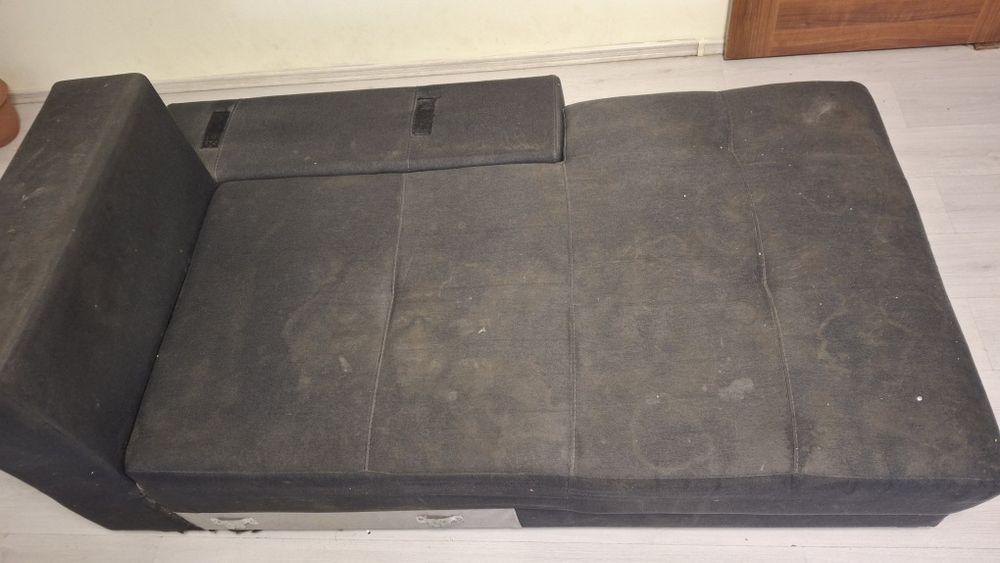 Curățare profesională pentru canapele și tapițerie la domiciliu