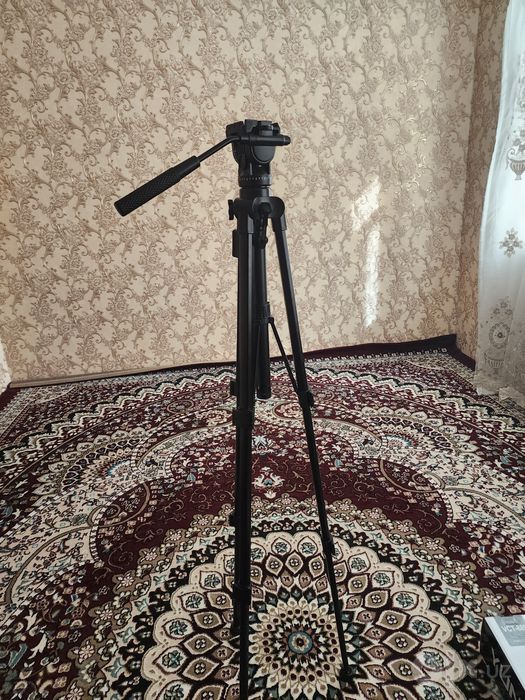 Kamera uchun shtativ Yunteng VST-880