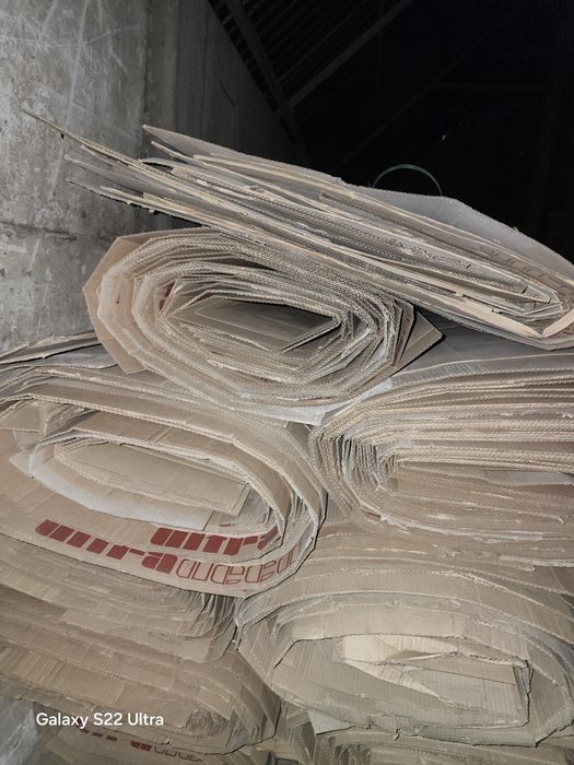 Kartonimiz baquvvat yaxshi sifati zur lombozbob narsa