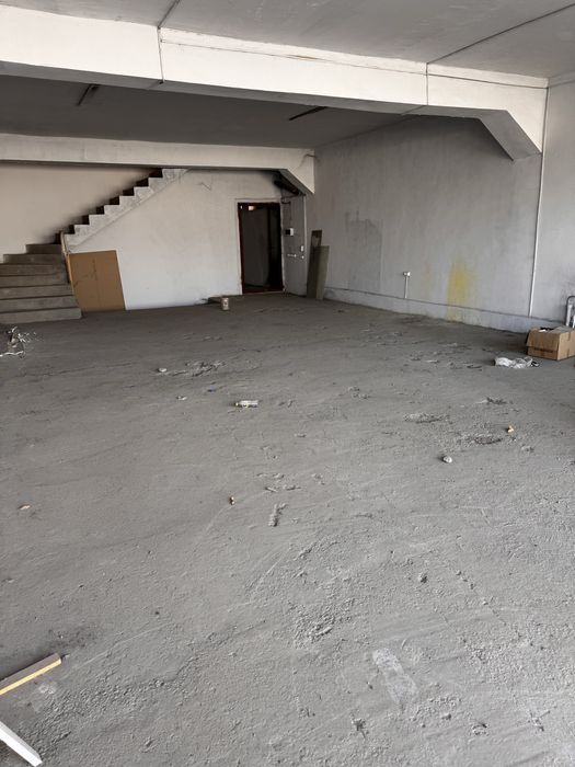 Jami 500 m/kv bolgan padval bilan 3 etadjlik bolgan joy arendaga beril