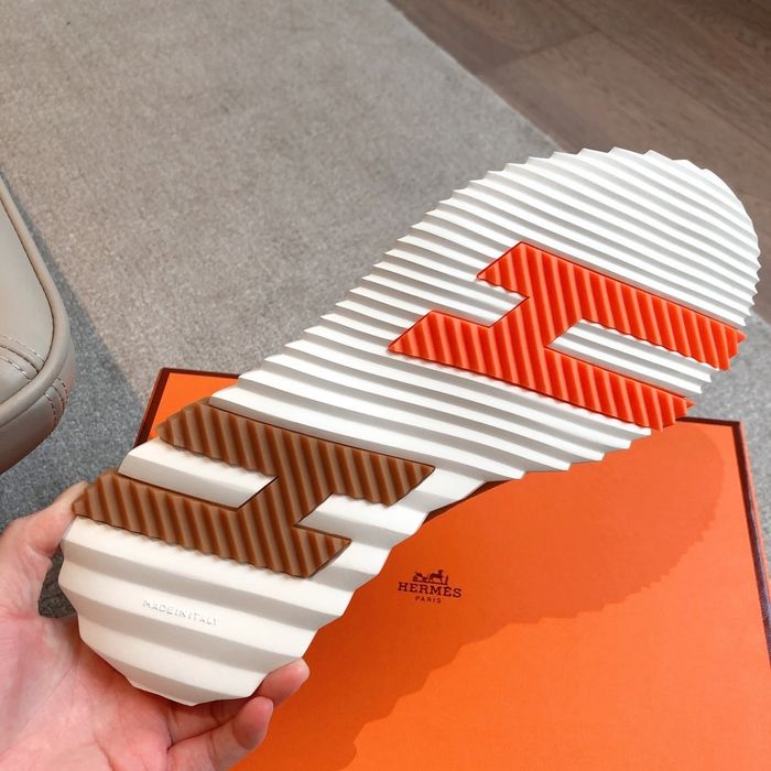 Adidași Hermes Bouncing