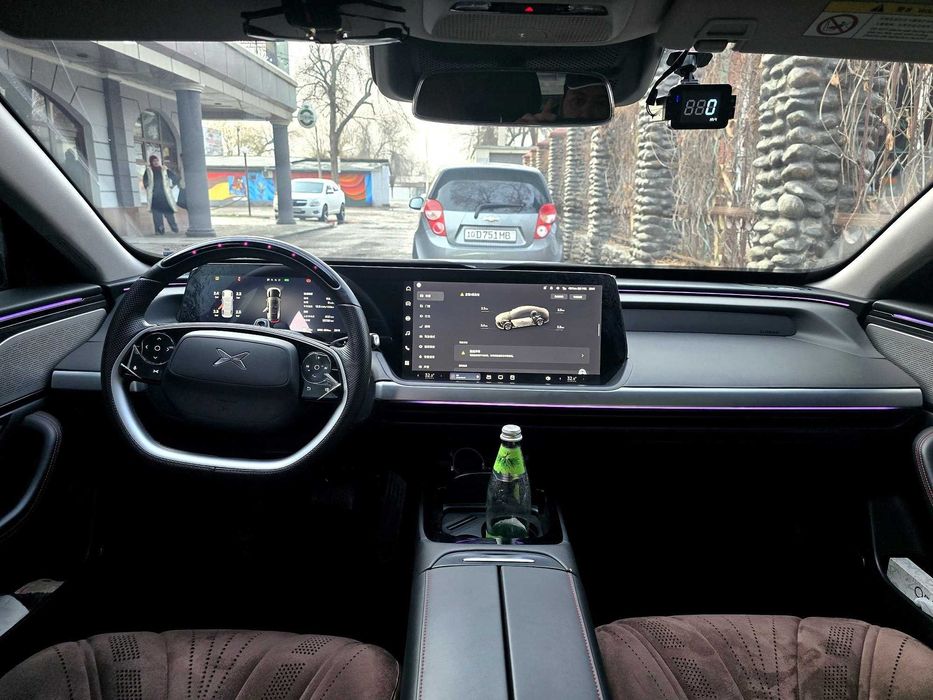 Xpeng P7 ev 32700 probeg