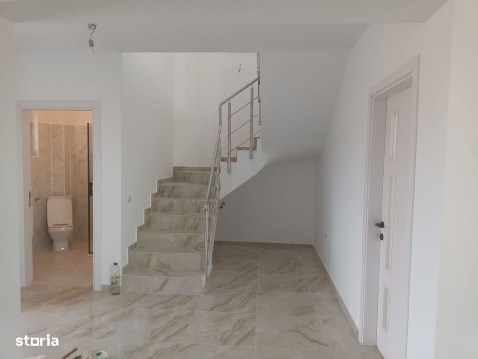 FARA COMISIOANE casa cu 4 camere 2 bai P+1 terasa camera teh la cheie